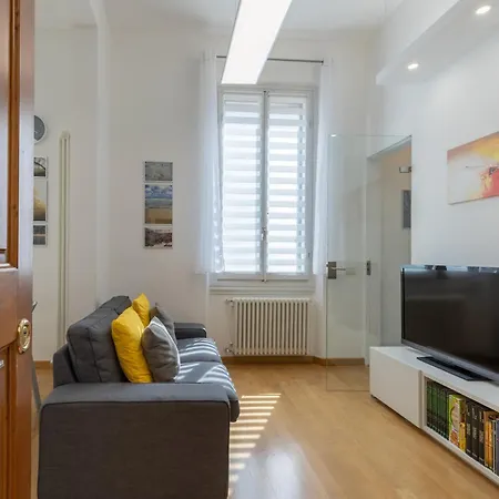Elegant Duplex In فلورنس